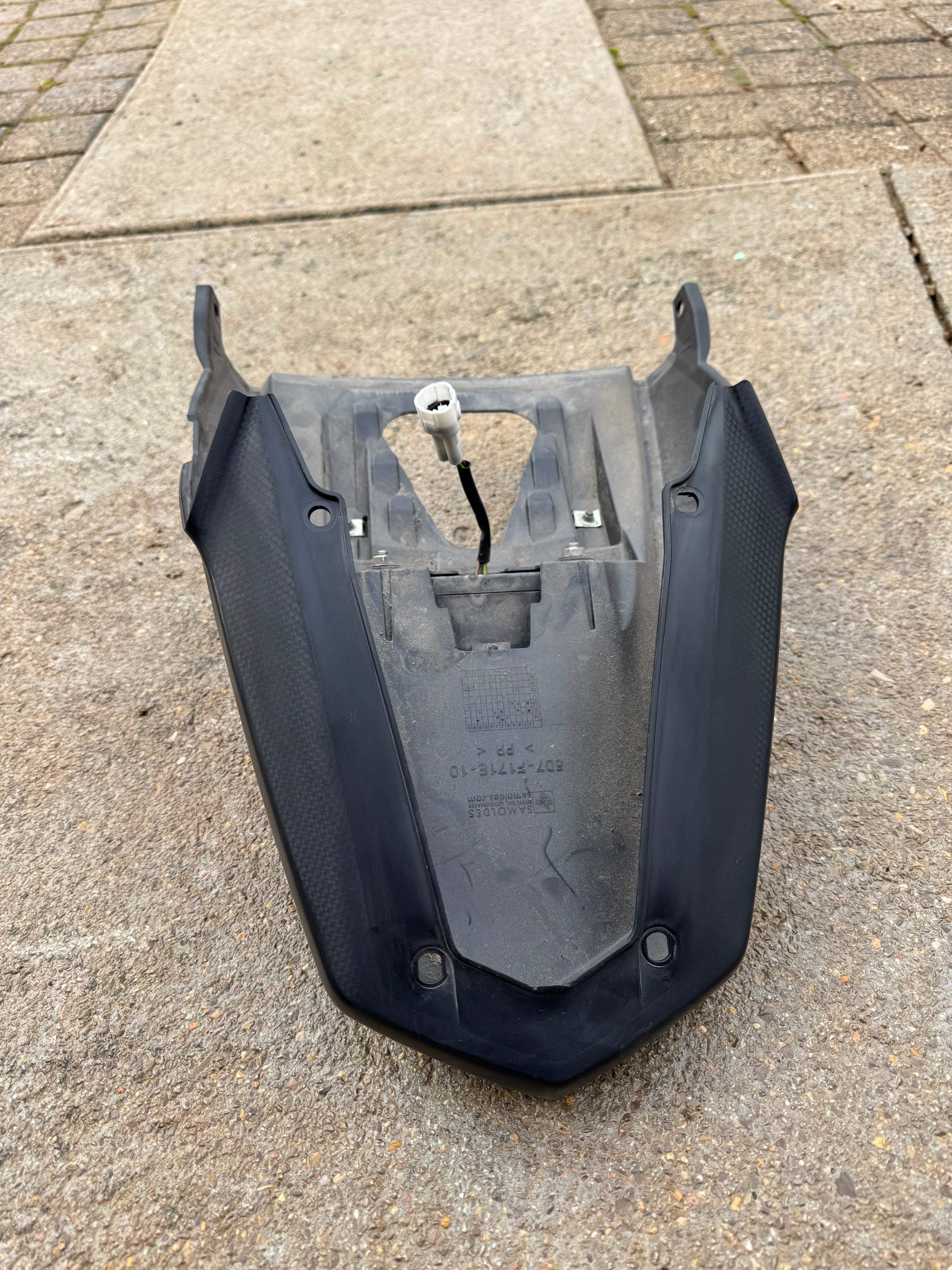 Coque arrière Yamaha MT125