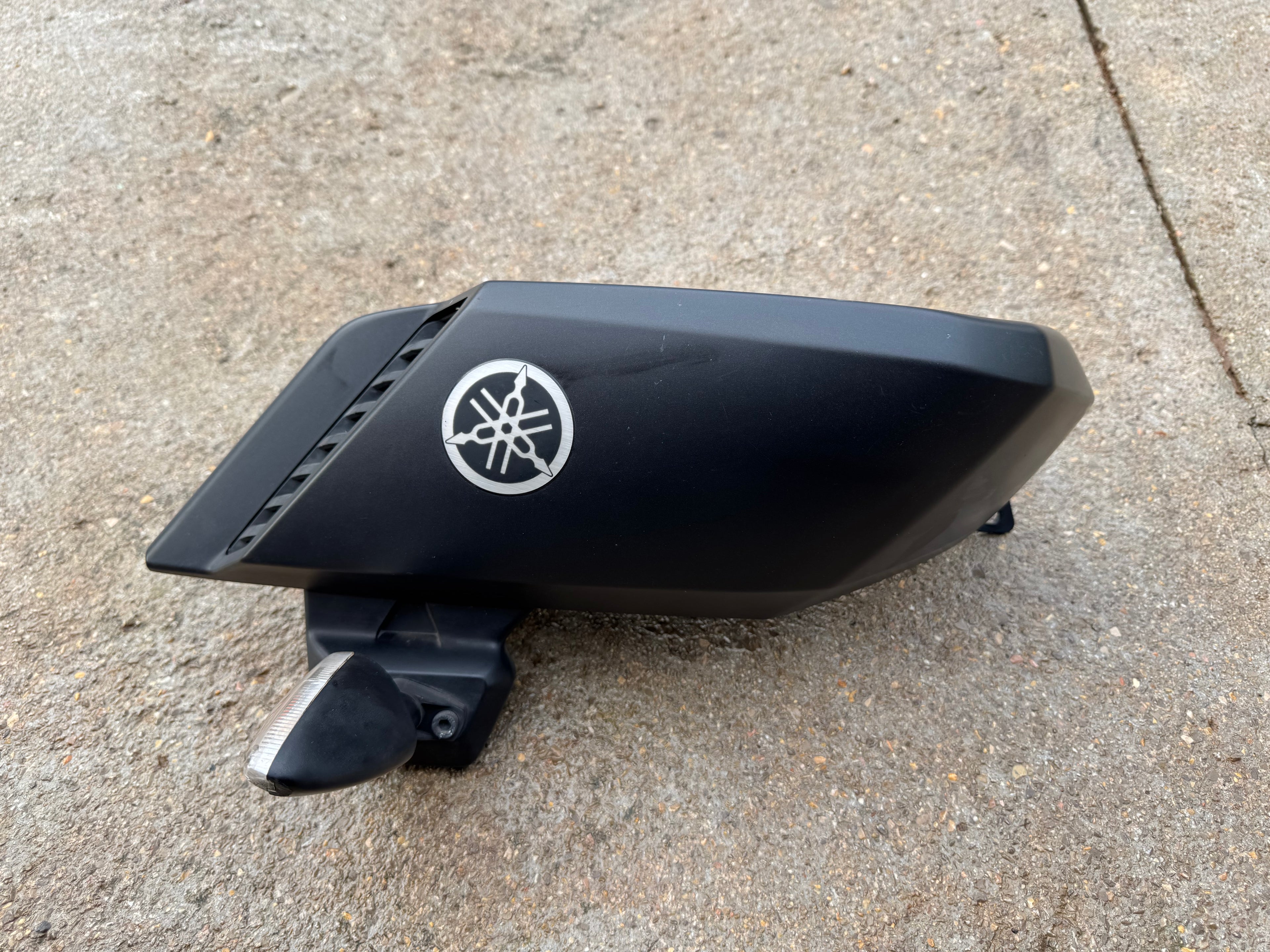 Carénage avant G Yamaha MT125