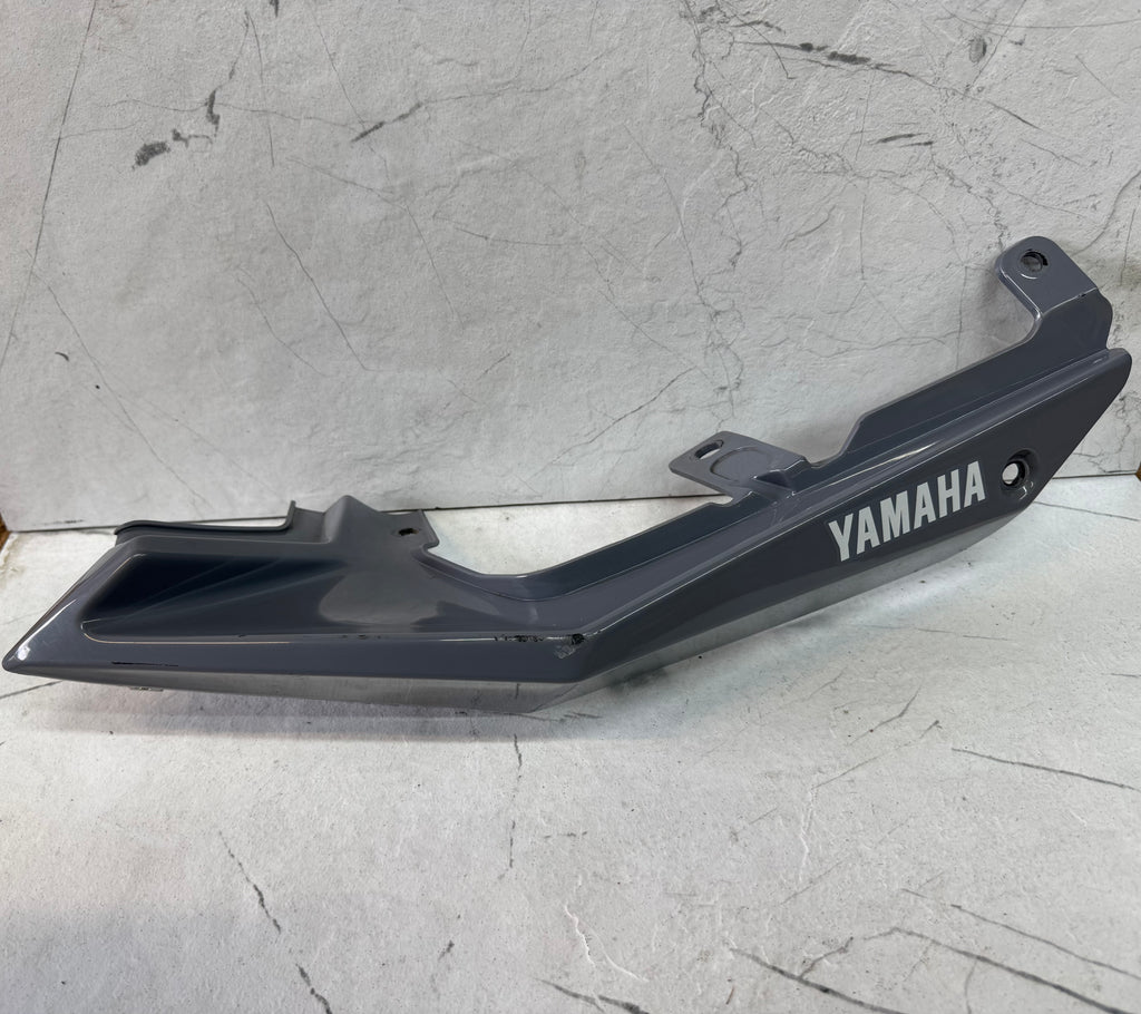 Flanc arrière D Yamaha MT125