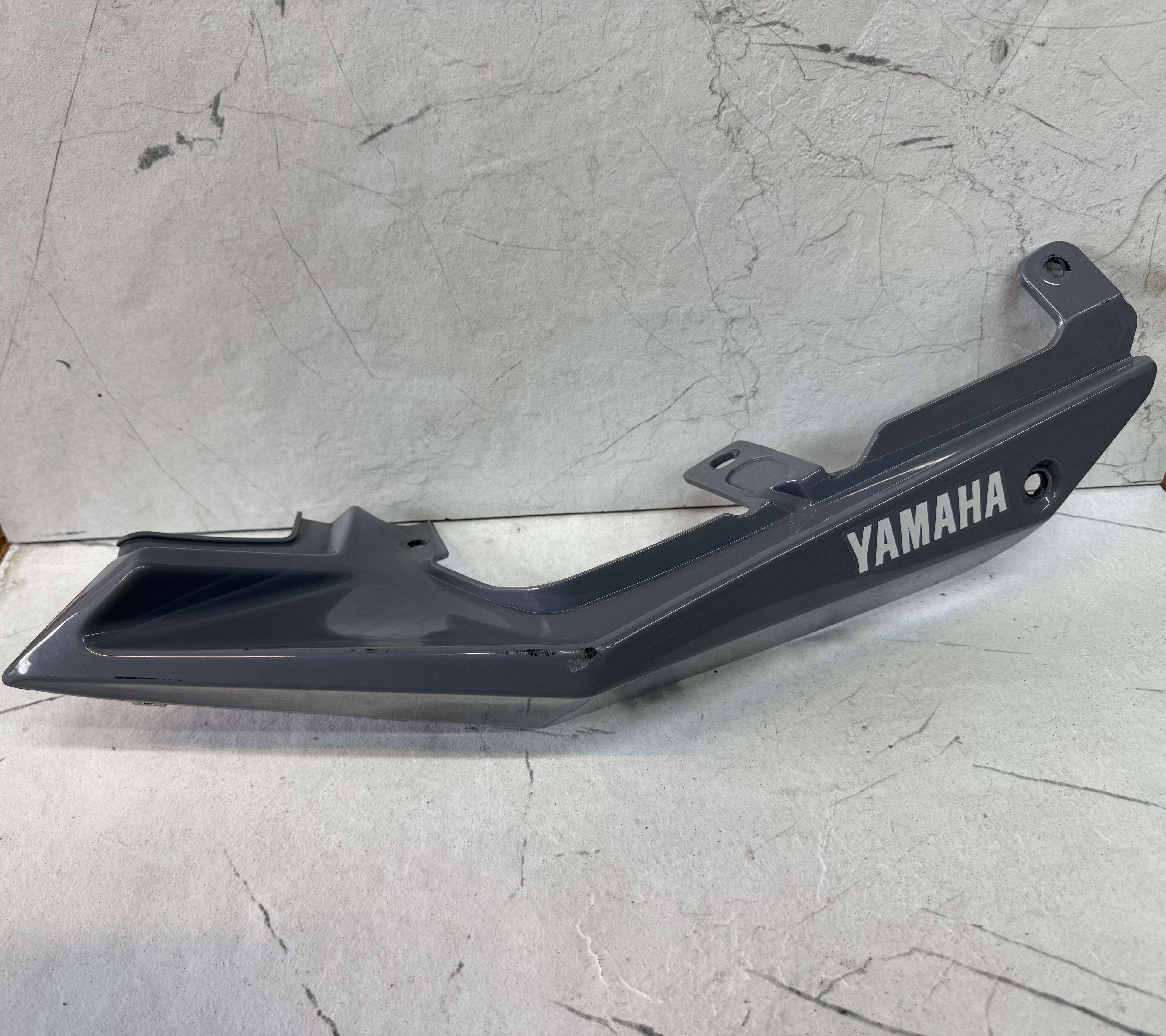 Flanc arrière D Yamaha MT125