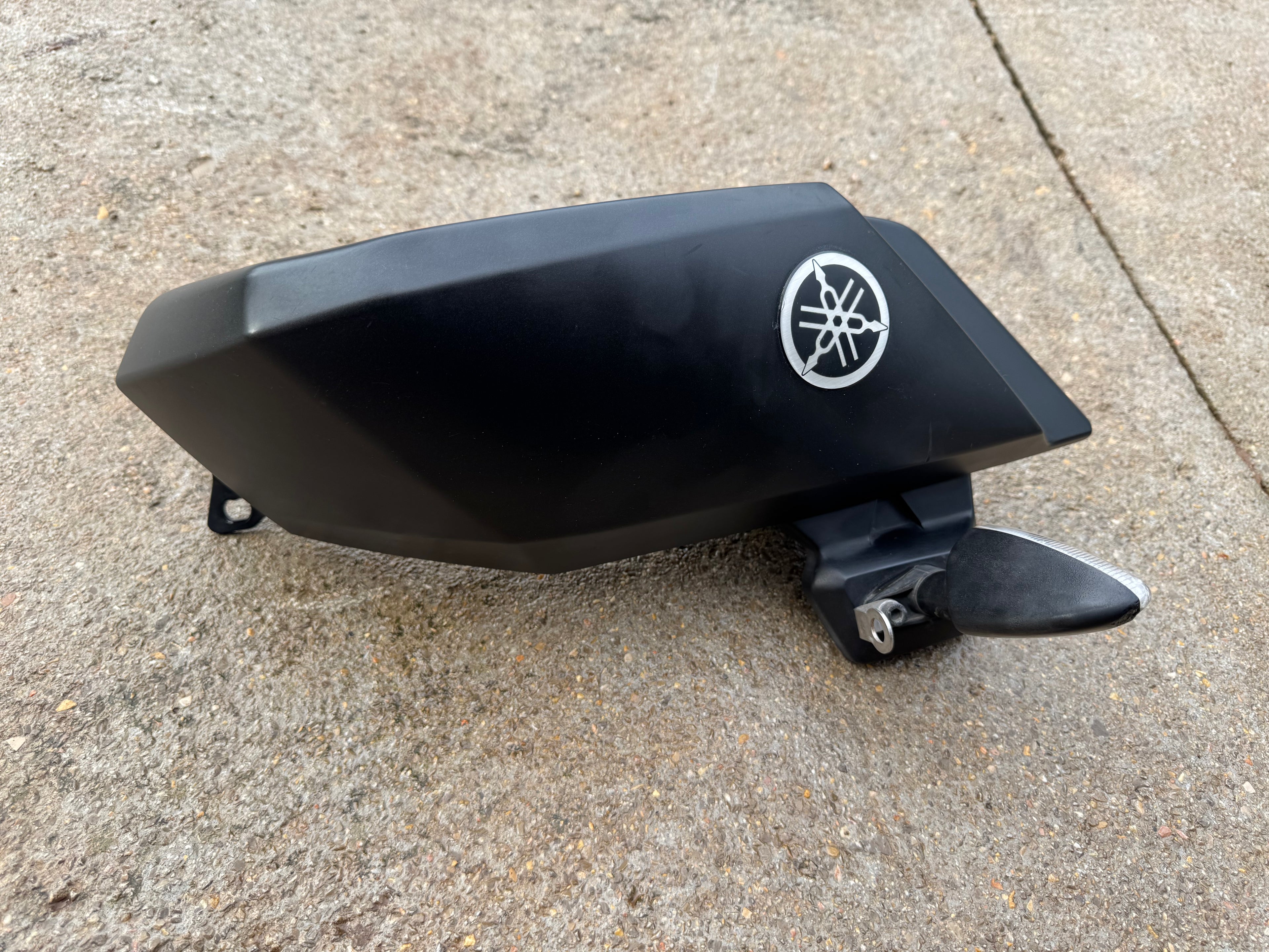 Carénage avant D Yamaha MT125