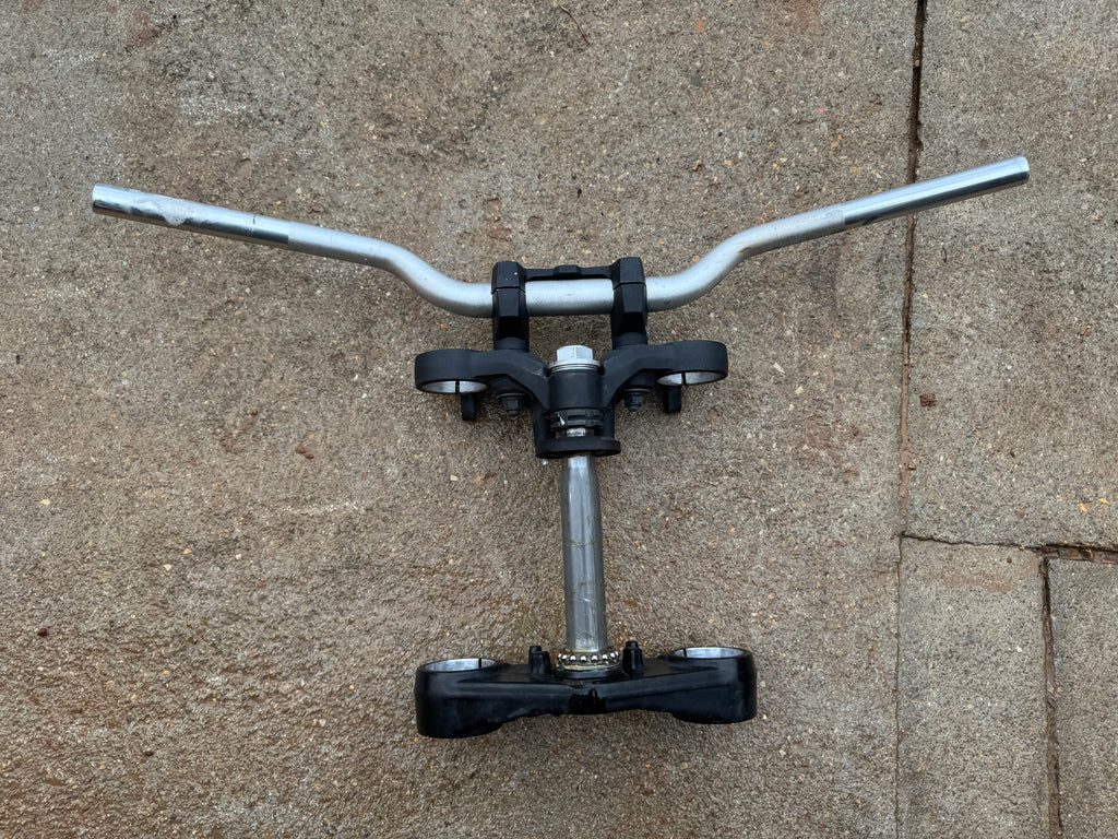 Te de fourche complet Yamaha MT125