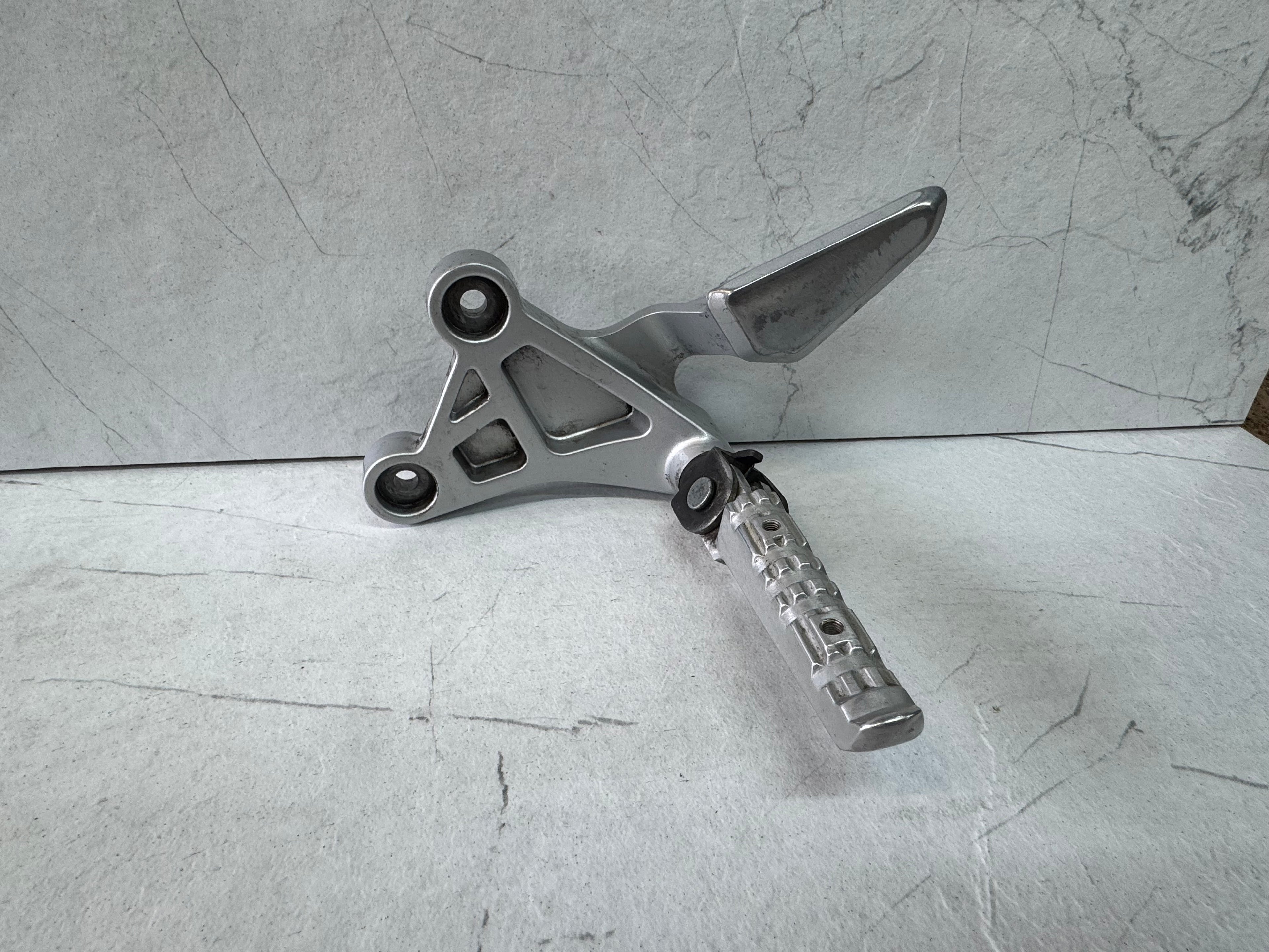 Platine avant G Yamaha MT125