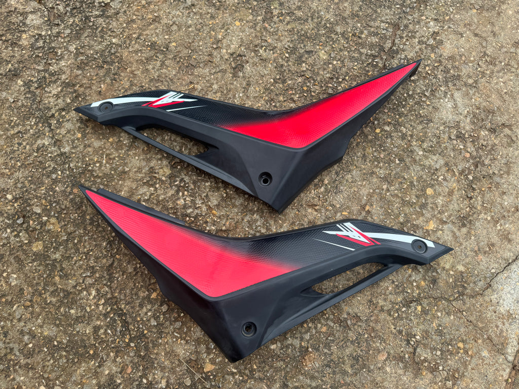 Carénage sous reservoir Yamaha YZF R125