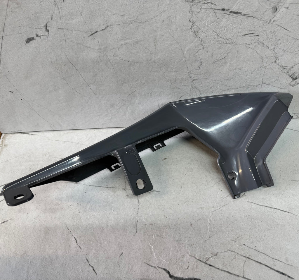 Flanc arrière D Yamaha MT125